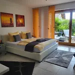 Haus Obere Weinburg 아파트 *