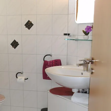 Haus Obere Weinburg Appartamento *